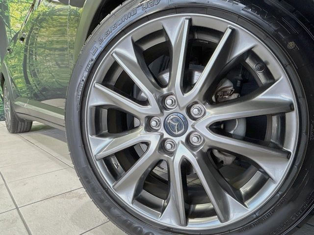 �y����18�C���`�A���~�z�C�[���z�O�ςɃ}�b�`���������A���~�z�C�[���𑕒����Ă���܂��B�e��ЊO�A���~�z�C�[����A�X�^�b�h���X�^�C�����戵�����Ă���܂��B���񂲑��k����������