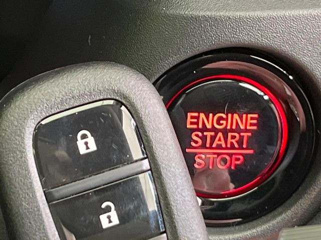 �yHonda�X�}�[�g�L�[�z�J�o����|�P�b�g�ɓ��ꂽ�܂܂ł��h�A�̎{���E�������\�ȃX�}�[�g�L�[�𑕔��B�G���W���̃I���E�I�t�����J�M�����o���K�v����������Ƃ��Ă��֗��ł���