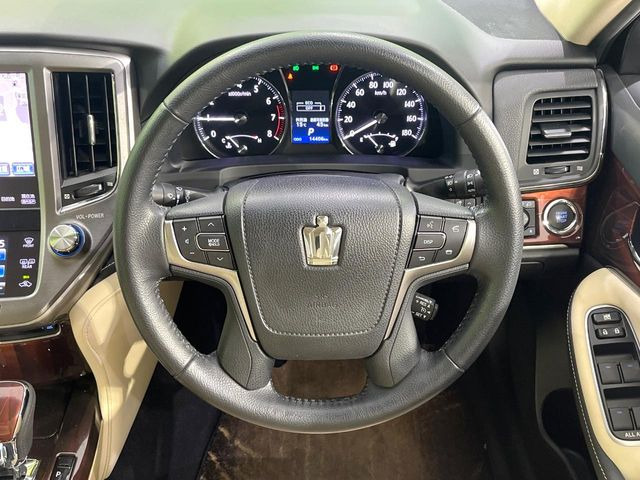 �y�����v�����X�e�A�����O�z�㎿�Ȋv���g�p���邱�ƂŁA��ɂ����������݂ƂĂ��^�]���₷���n���h���ł���