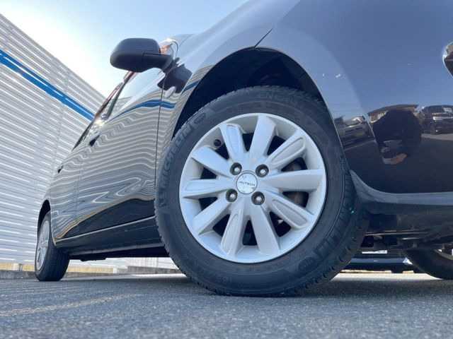 �y�����A���~�z�C�[���z�O�ςɃ}�b�`���������A���~�z�C�[���𑕒����Ă���܂��B�e��ЊO�A���~�z�C�[����A�X�^�b�h���X�^�C�����戵�����Ă���܂��B���񂲑��k����������