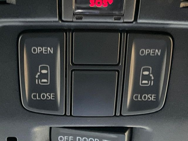 【両側パワースライドドア】スマートキーや運転席のスイッチで後席両側スライドドアの開閉が可能♪電動だから力を入れてドアを開ける必要が無く、小さなお子様でも簡単に開け閉めでき快適です♪