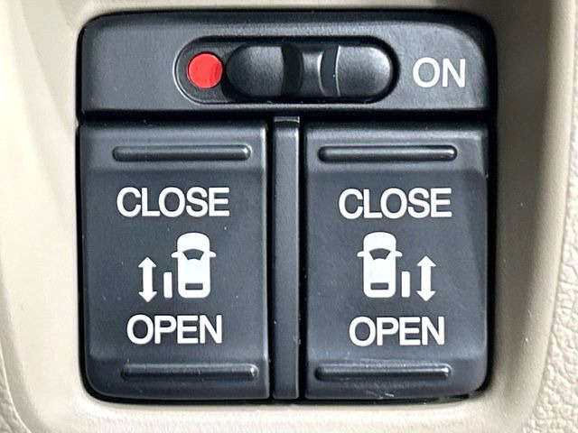 �y�����p���[�X���C�h�h�A�z�X�}�[�g�L�[��^�]�Ȃ̃X�C�b�`�Ō�ȗ����X���C�h�h�A�̊J���\���d��������͂����ăh�A���J����K�v�������A�����Ȃ��q�l�ł��ȒP�ɊJ���߂ł����K�ł���