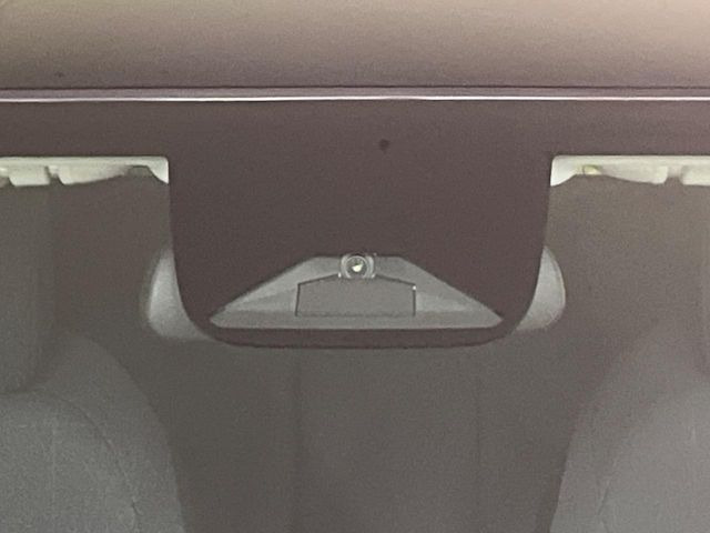 �y�z���_�Z���V���O�z���s���ɑO���̎ԗ�����F�����A�Փ˂������Ȏ��͌x��ƃu���[�L�ŏՓˉ���Ɣ�Q�y�����A�V�X�g�B�����S�Ƀh���C�u�����y���݂��������܂��B