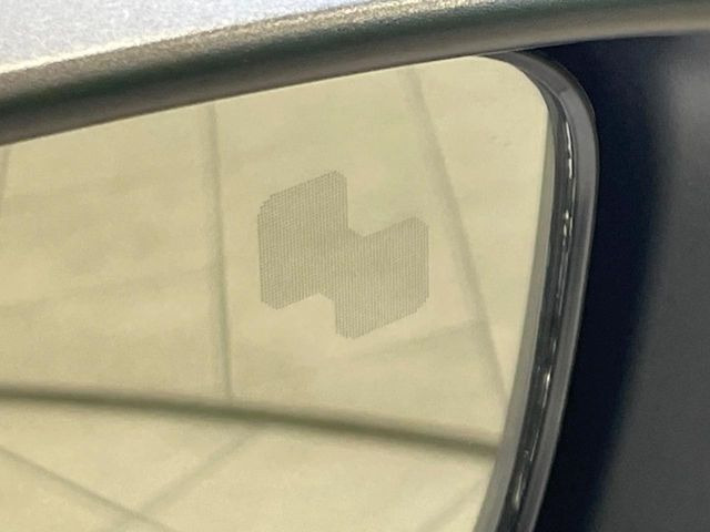 �y�u���C���h�X�|�b�g���j�^�����O�z���s���A�h�A�~���[�̎��p�ɂȂ�₷���ӏ��Ɍ㑱�Ԃ��ڋ߂���ƃT�C�h�~���[�t�߂Ɍx����\���A�h���C�o�[�ɒ��ӊ��N�����Ă���܂��B