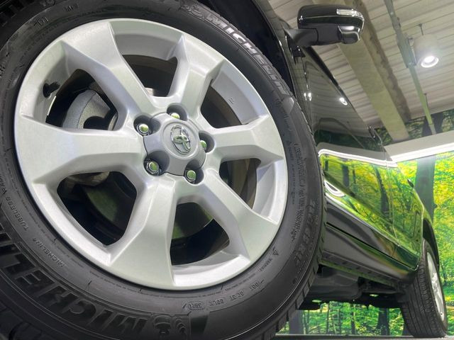 �y����17�C���`�A���~�z�C�[���z�O�ςɃ}�b�`���������A���~�z�C�[���𑕒����Ă���܂��B�e��ЊO�A���~�z�C�[����A�X�^�b�h���X�^�C�����戵�����Ă���܂��B���񂲑��k����������