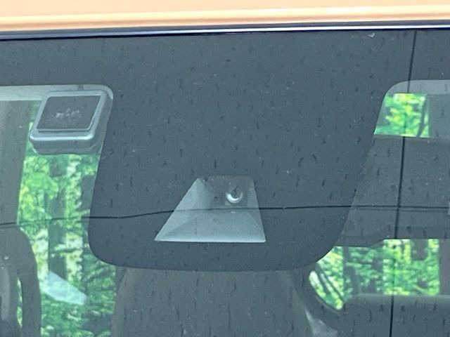 �y�C���e���W�F���g�G�}�[�W�F���V�[�u���[�L�z�t�����g�J�����őO���̎ԗ�����s�҂����m�B�Փ˂������Ȏ��͏Փ˔�Q�y���u���[�L���쓮�A�Փˉ�����T�|�[�g�B�����S�Ƀh���C�u�����y���݂��������܂��B