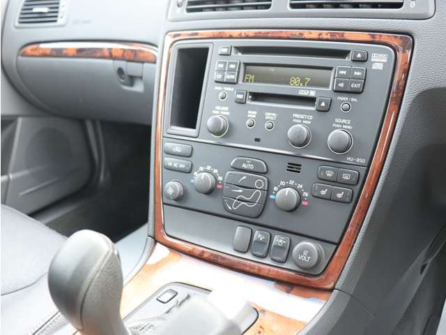 �h�C�c�̃{���{���`���[�j���O���[�J�[HEICO SPORTIV�̐��K�̔��X���t���ƈ��m���ɂ�HEICO SPORTIV�v���~�A���p�[�g�i�[KANTO / TOKAI�Ƃ��ĉ^�c�����Ă��܂��B