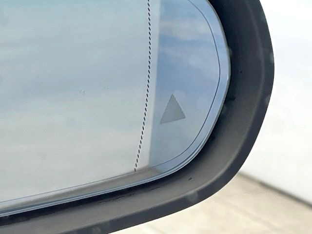 ���u���C���h�A�V�X�g�Z���T�[:���p����̎Ԃ����m���A�h���C�o�[���Ԑ��ύX���s���ۂɁA�x�����Ƌ��ɒ��ӂ𑣂��Ă������S�x���@�\�ł�!