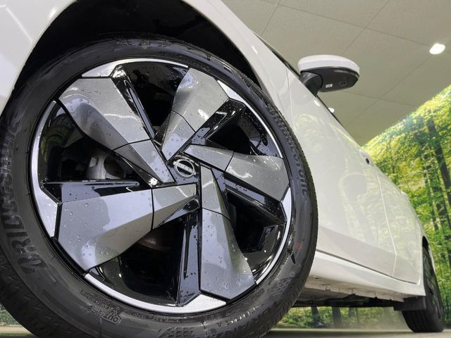 �y����17�C���`�A���~�z�C�[���z�O�ςɃ}�b�`���������A���~�z�C�[���𑕒����Ă���܂��B�e��ЊO�A���~�z�C�[����A�X�^�b�h���X�^�C�����戵�����Ă���܂��B���񂲑��k����������