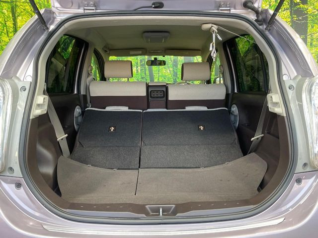 ���i�̂���������ʋ΁A���}���ɏ\���ȉ׎��X�y�[�X���m�ۂ��Ă���܂��B�Z�J���h�V�[�g��|���ƁA�傫�ȉו��̐ύڂ��\�ł���