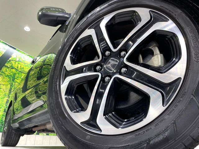 �y����17�C���`�A���~�z�C�[���z�O�ςɃ}�b�`���������A���~�z�C�[���𑕒����Ă���܂��B�e��ЊO�A���~�z�C�[����A�X�^�b�h���X�^�C�����戵�����Ă���܂��B���񂲑��k����������