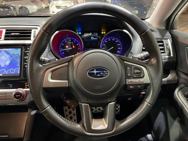 �y�����v�����X�e�A�����O�z�㎿�Ȋv���g�p���邱�ƂŁA��ɂ����������݂ƂĂ��^�]���₷���n���h���ł���