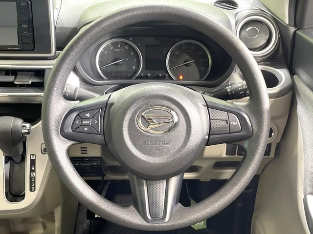 �y�X�e�A�����O�X�C�b�`�z�^�]���A�O������ڐ������炷���ƂȂ��A�I�[�f�B�I���̑��삪�\�ȕ֗��@�\!���S&���K�ȃh���C�u�����o���Ă���܂���