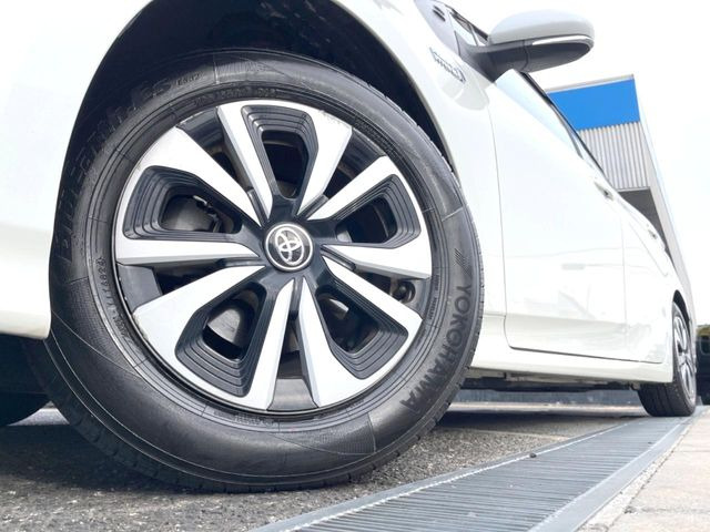 �y15�C���`�A���~�z�C�[���z�O�ςɃ}�b�`�����A���~�z�C�[���𑕒����Ă���܂��B�e��A���~�z�C�[����A�X�^�b�h���X�^�C�����戵�����Ă���܂��B���񂲑��k����������