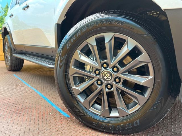 �y�����I�v�V����20�C���`�A���~�z�C�[���z�����I�v�V�����z�C�[���𑕒��B���s���\�̌���ɉ����A�O�ς����X�^�C���b�V���ɂȂ��Ă��܂��B