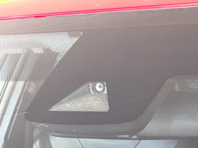 �y�g���^�Z�[�t�e�B�Z���X�z���s���ɑO���̎ԗ�����F�����A�Փ˂������Ȏ��͌x��ƃu���[�L�ŏՓˉ���Ɣ�Q�y�����A�V�X�g�B�����S�Ƀh���C�u�����y���݂��������܂��B