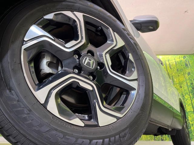 �y����18�C���`�A���~�z�C�[���z�O�ςɃ}�b�`���������A���~�z�C�[���𑕒����Ă���܂��B�e��ЊO�A���~�z�C�[����A�X�^�b�h���X�^�C�����戵�����Ă���܂��B���񂲑��k����������