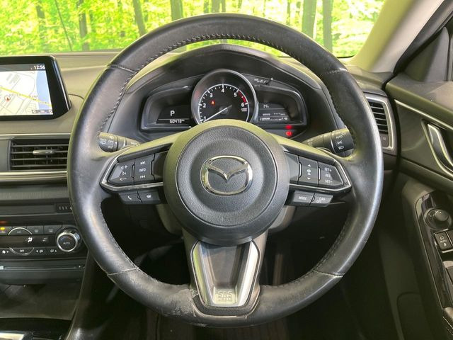 �y�����v�����X�e�A�����O�z�㎿�Ȋv���g�p���邱�ƂŁA��ɂ����������݂ƂĂ��^�]���₷���n���h���ł���