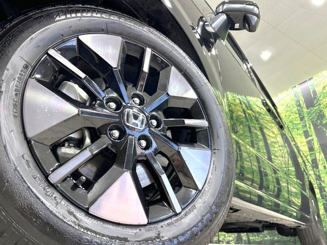 �y����16�C���`�A���~�z�C�[���z�O�ςɃ}�b�`���������A���~�z�C�[���𑕒����Ă���܂��B�e��ЊO�A���~�z�C�[����A�X�^�b�h���X�^�C�����戵�����Ă���܂��B���񂲑��k����������