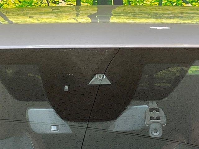 �yi-ACTIVESENSE�z���s���ɑO���̎ԗ�����F�����A�Փ˂������Ȏ��͌x��ƃu���[�L�ŏՓˉ���Ɣ�Q�y�����A�V�X�g�B�����S�Ƀh���C�u�����y���݂��������܂��B