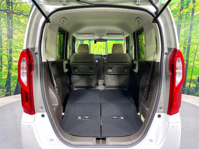 ���i�̂���������ʋ΁A���}���ɏ\���ȉ׎��X�y�[�X���m�ۂ��Ă���܂��B�Z�J���h�V�[�g��|���ƁA�傫�ȉו��̐ύڂ��\�ł���