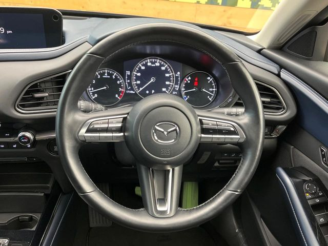 �y�����v�����X�e�A�����O�z�㎿�Ȋv���g�p���邱�ƂŁA��ɂ����������݂ƂĂ��^�]���₷���n���h���ł���