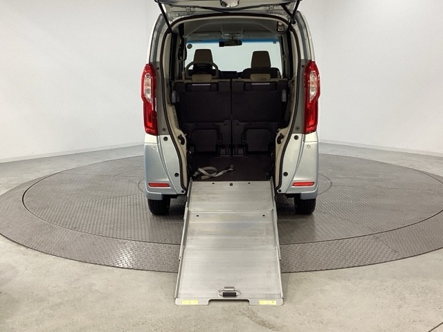 N-BOXG スロープ ホンダセンシング 車いす専用装備装着車 4WD