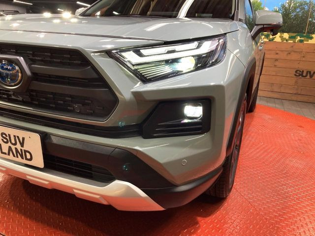 �yLED�w�b�h���C�g�z���V����ԑ��s�����ǍD�Ȏ��E���m�ۂ����S���ĉ^�]�ł��鍂�P�xLED�w�b�h���C�g�𑕔�!�_�����x�������A����d�͂��}�����Ă��܂��B