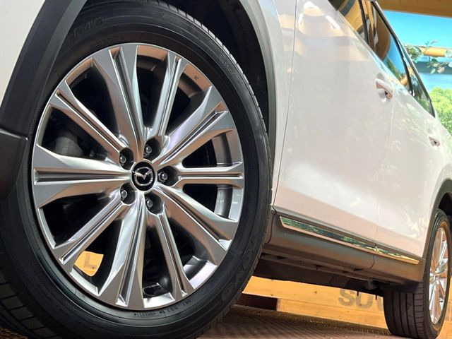 �y����19�C���`�A���~�z�C�[���z�O�ςɃ}�b�`���������A���~�z�C�[���𑕒����Ă���܂��B�e��ЊO�A���~�z�C�[����A�X�^�b�h���X�^�C�����戵�����Ă���܂��B���񂲑��k����������