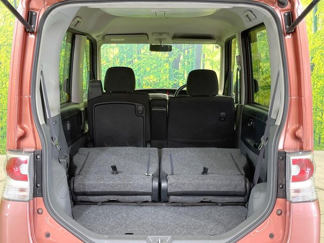 ���i�̂���������ʋ΁A���}���ɏ\���ȉ׎��X�y�[�X���m�ۂ��Ă���܂��B�Z�J���h�V�[�g��|���ƁA�傫�ȉו��̐ύڂ��\�ł���