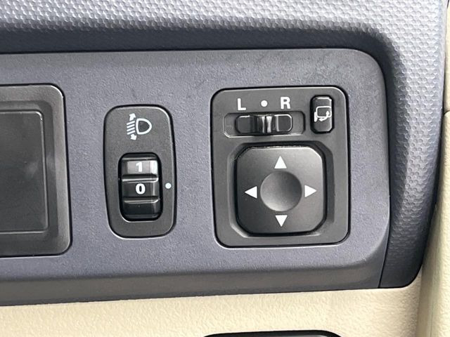 �y�d���i�[�~���[�z�T�C�h�~���[�͓d���i�[���ƂȂ��Ă���A�������ԏ�ł��L�Y�������X�N��}�����܂��B