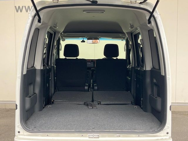 ���i�̂���������ʋ΁A���}���ɏ\���ȉ׎��X�y�[�X���m�ۂ��Ă���܂��B