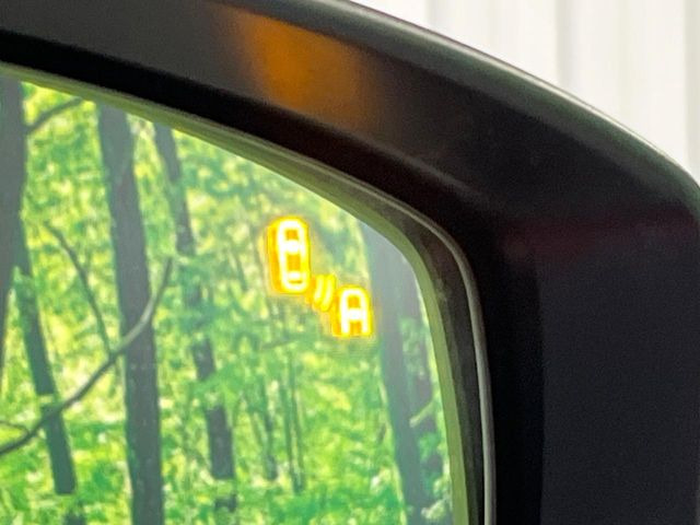 �y�u���C���h�X�|�b�g���j�^�����O�z���s���A�h�A�~���[�̎��p�ɂȂ�₷���ӏ��Ɍ㑱�Ԃ��ڋ߂���ƃT�C�h�~���[�t�߂Ɍx����\���A�h���C�o�[�ɒ��ӊ��N�����Ă���܂��B