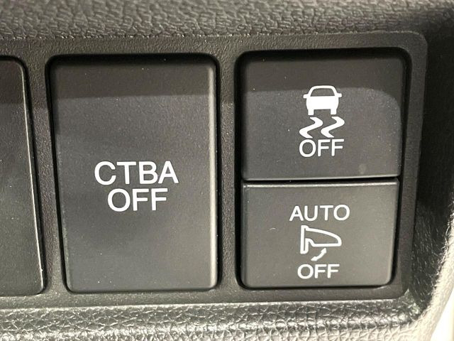 �y�V�e�B�u���[�L�A�N�e�B�u�V�X�e���z�ᑬ���s���ɑO���̎ԗ�����F�����A�Փ˂������Ȏ��͌x��ƃu���[�L�ŏՓˉ���Ɣ�Q�y�����A�V�X�g�B�����S�Ƀh���C�u�����y���݂��������܂��B