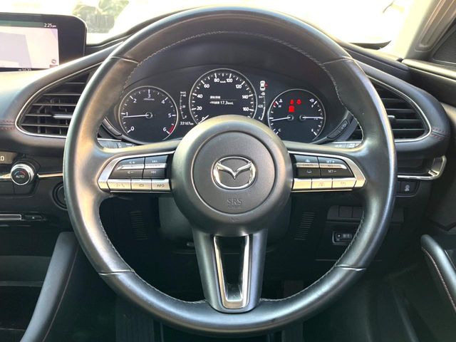 �y�����v�����X�e�A�����O�z�㎿�Ȋv���g�p���邱�ƂŁA��ɂ����������݂ƂĂ��^�]���₷���n���h���ł���