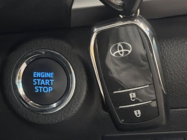 �y�X�}�[�g�L�[�z�J�o����|�P�b�g�ɓ��ꂽ�܂܂ł��h�A�̎{���E�������\�ȃX�}�[�g�L�[�𑕔��B�G���W���̃I���E�I�t�����J�M�����o���K�v����������Ƃ��Ă��֗��ł���