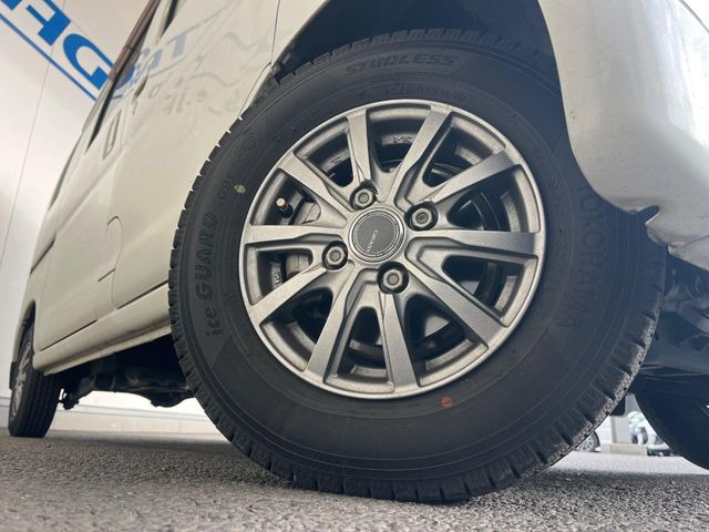 �y12�C���`�A���~�z�C�[���z�O�ςɃ}�b�`�����A���~�z�C�[���𑕒����Ă���܂��B�e��A���~�z�C�[����A�X�^�b�h���X�^�C�����戵�����Ă���܂��B���񂲑��k����������