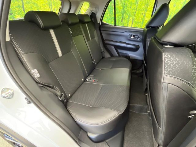 ���i���ȃI���W�i���t���A�}�b�g���I�v�V�����ɂĂ��p�ӂ��Ă���܂��B���D���ȃf�U�C����J���[�����Ԃɍ��킹�đI��ł����������Ƃ��ł��܂���