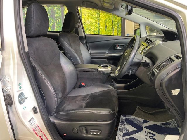 運転席シート廻りは使用感も少なく、良好な状態となっています。丁寧に使われていたことがよくわかりますね。