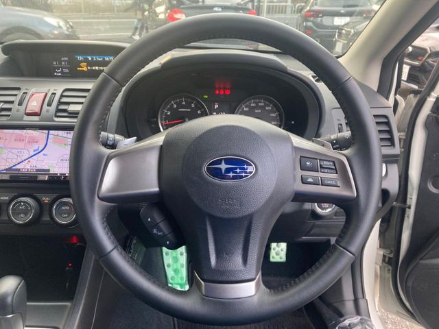 �y�����v�����X�e�A�����O�z�㎿�Ȋv���g�p���邱�ƂŁA��ɂ����������݂ƂĂ��^�]���₷���n���h���ł���