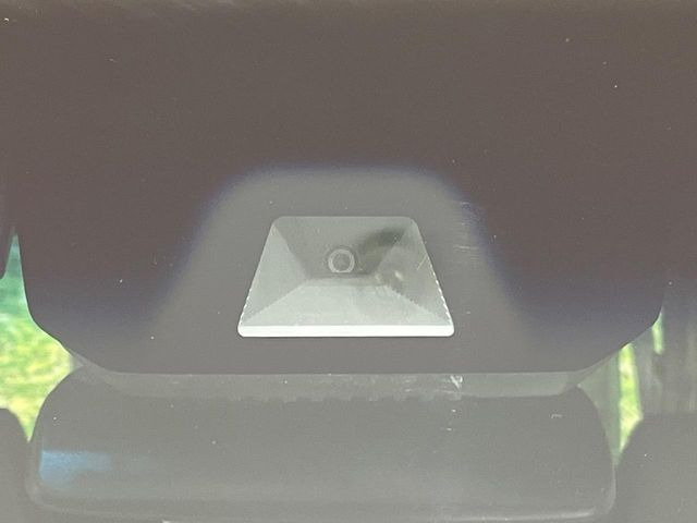 �y�z���_�Z���V���O�z���s���ɑO���̎ԗ�����F�����A�Փ˂������Ȏ��͌x��ƃu���[�L�ŏՓˉ���Ɣ�Q�y�����A�V�X�g�B�����S�Ƀh���C�u�����y���݂��������܂��B