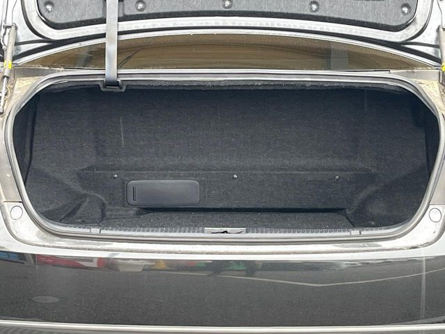 ���i�̂���������ʋ΁A���}���ɏ\���ȉ׎��X�y�[�X���m�ۂ��Ă���܂��B