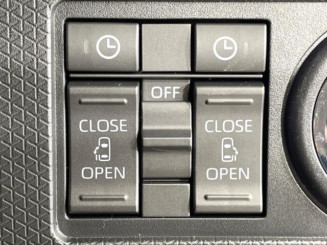 【両側パワースライドドア】スマートキーや運転席のスイッチで後席両側スライドドアの開閉が可能♪電動だから力を入れてドアを開ける必要が無く、小さなお子様でも簡単に開け閉めでき快適です♪