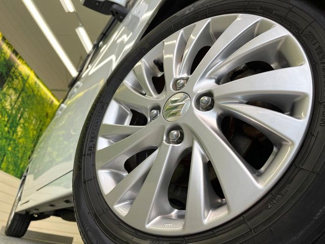 �y����14�C���`�A���~�z�C�[���z�O�ςɃ}�b�`���������A���~�z�C�[���𑕒����Ă���܂��B�e��ЊO�A���~�z�C�[����A�X�^�b�h���X�^�C�����戵�����Ă���܂��B���񂲑��k����������