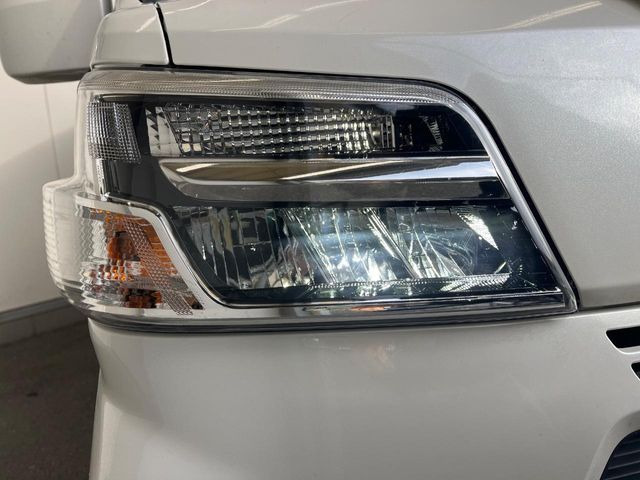 �yLED�w�b�h���C�g�z���V����ԑ��s�����ǍD�Ȏ��E���m�ۂ����S���ĉ^�]�ł��鍂�P�xLED�w�b�h���C�g�𑕔�!�_�����x�������A����d�͂��}�����Ă��܂��B