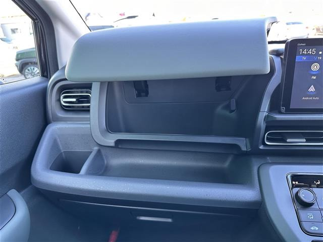 フリード1.5 e:HEV クロスター 4WD