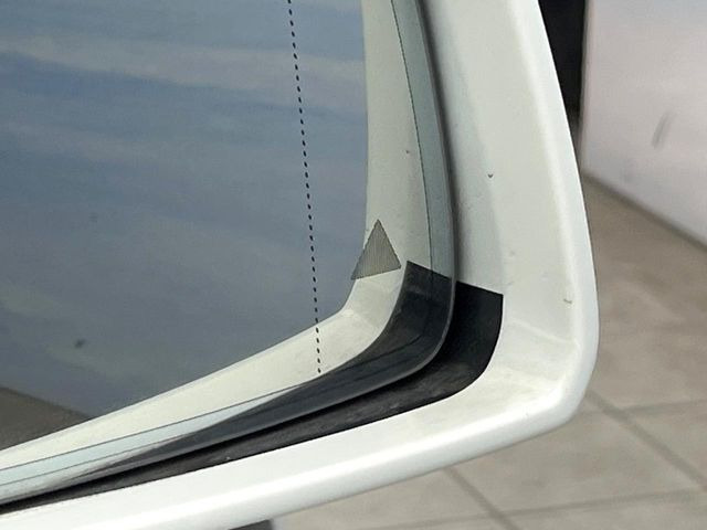 ���u���C���h�A�V�X�g�Z���T�[:���p����̎Ԃ����m���A�h���C�o�[���Ԑ��ύX���s���ۂɁA�x�����Ƌ��ɒ��ӂ𑣂��Ă������S�x���@�\�ł�!