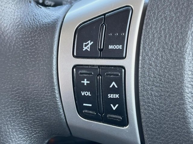 �y�X�e�A�����O�X�C�b�`�z�^�]���A�O������ڐ������炷���ƂȂ��A�I�[�f�B�I���̑��삪�\�ȕ֗��@�\!���S&���K�ȃh���C�u�����o���Ă���܂���