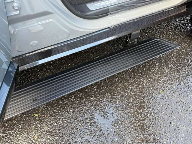 �����d���T�C�h�X�e�b�v(�h�A�̊J�ŃX�e�b�v���㉺���܂�)