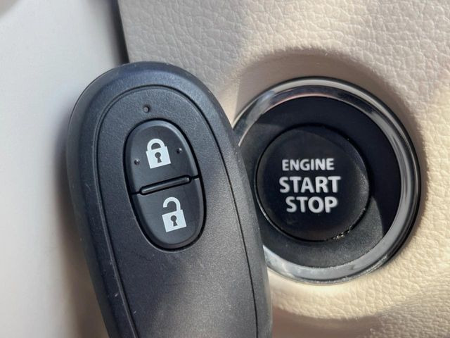 �y�L�[���X�X�^�[�g�V�X�e���z�J�o����|�P�b�g�ɓ��ꂽ�܂܂ł��h�A�̎{���E�������\�ȃX�}�[�g�L�[�𑕔��B�G���W���̃I���E�I�t�����J�M�����o���K�v����������Ƃ��Ă��֗��ł���